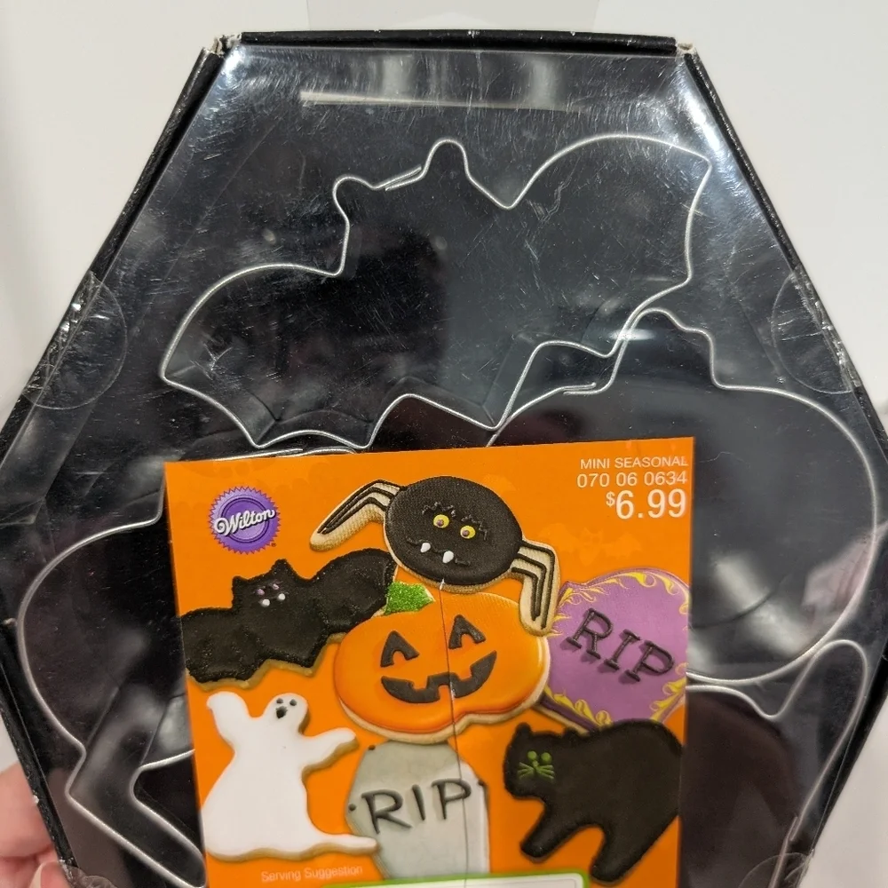 Wilton Halloween Cookie Cutter Set - Set of 7 - NEVER USED
